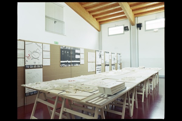 ALLESTIMENTO &ldquo;LA CASA E LO SPAZIO URBANO&rdquo;