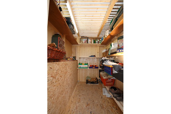 "500 VITI" - PICCOLISSIMO DEPOSITO PER ATTREZZI ED OGGETTI